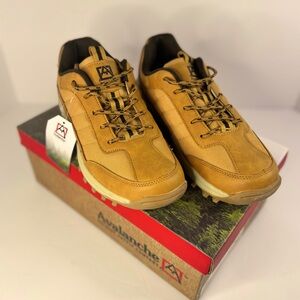 NWT!!! Avalanche Women’s Shoes size 8 in box. Cliff in Camel